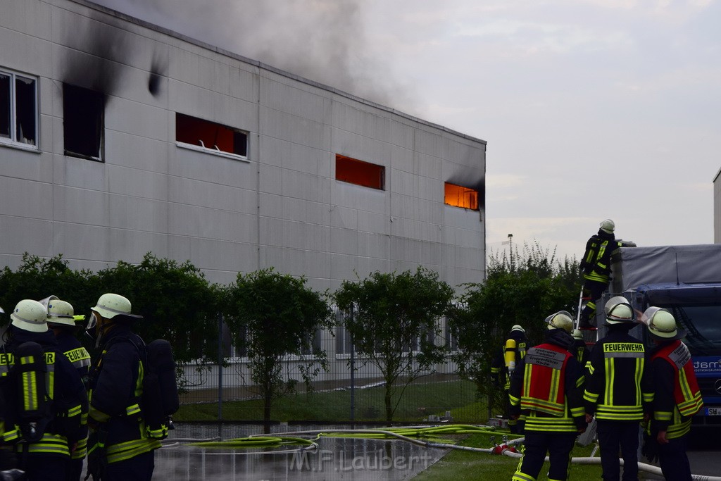 Grossbrand Halle Troisdorf Kriegsdorf Junkersring P105.JPG - Miklos Laubert